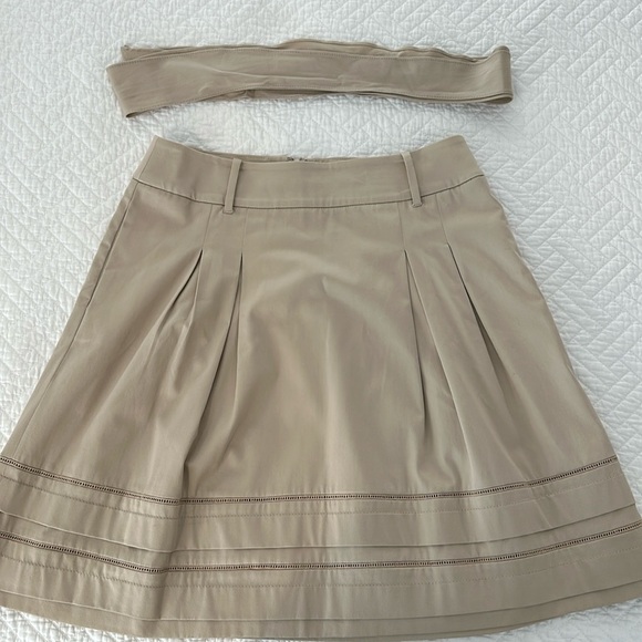 White House Black Market khaki a-line skirt, Sz 6 - Picture 1 of 4